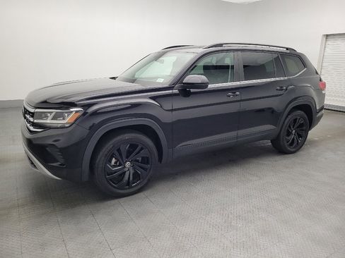 Used 2022 Volkswagen Atlas SE image 2