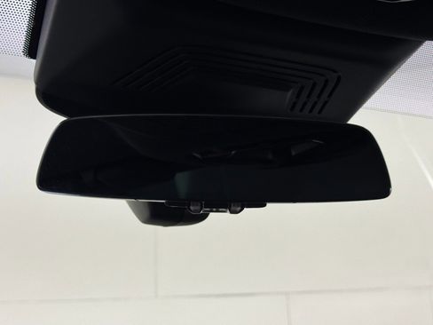 Used 2023 BMW iX M60 w/ Executive Package image 34