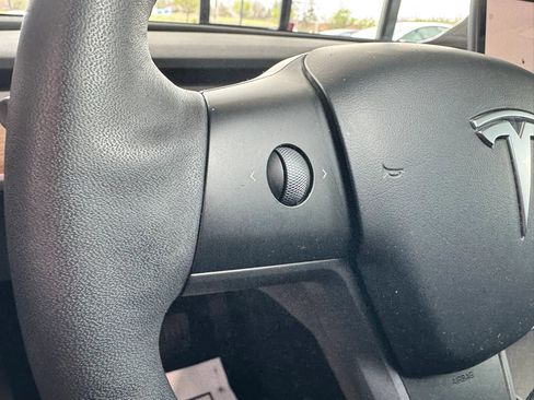 Used 2023 Tesla Model Y Long Range image 26