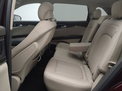 Used 2019 Lincoln Nautilus Reserve FWD image 18