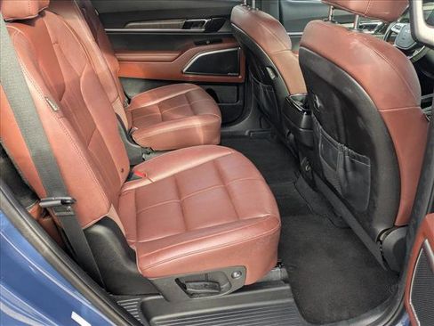 Used 2024 Kia Telluride SX w/ Towing Package image 18
