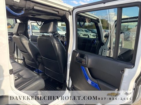 Used 2015 Jeep Wrangler Unlimited Sahara w/ Connectivity Group image 23