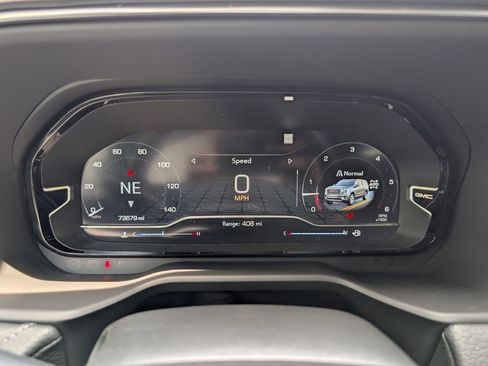 Used 2022 GMC Yukon XL Denali AWD/4WD image 12