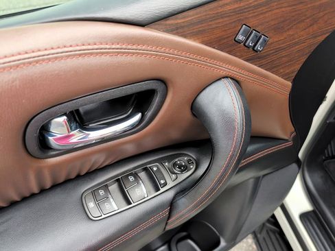 Used 2018 Nissan Armada Platinum w/ Cargo Package image 17