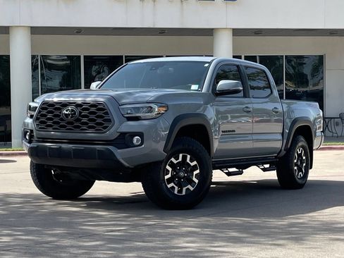 Used 2021 Toyota Tacoma TRD Off-Road w/ Technology Package AWD/4WD image 2