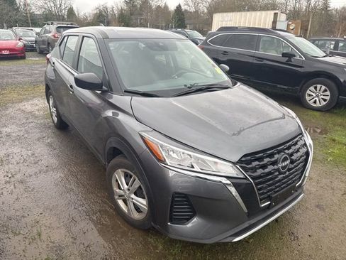 Used 2024 Nissan Kicks S image 1