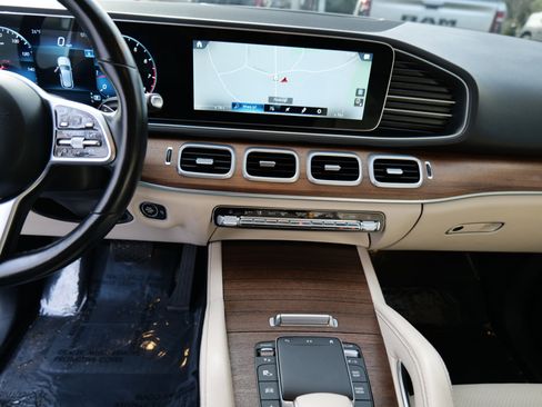 Used 2021 Mercedes-Benz GLE 350 4MATIC w/ AMG Line Exterior image 22