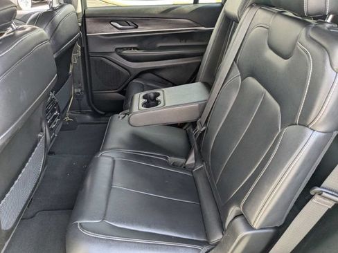 Used 2023 Jeep Grand Cherokee L Limited AWD/4WD image 14