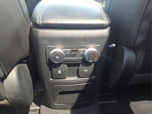 Used 2022 Ford Explorer XLT AWD/4WD image 14