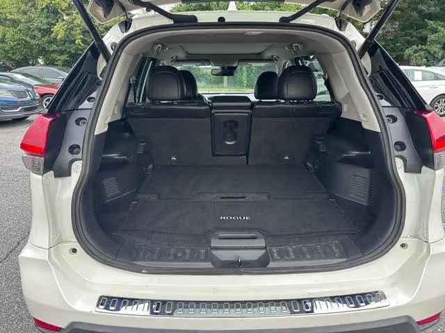 Used 2017 Nissan Murano Platinum w/ Platinum Technology Package FWD image 24