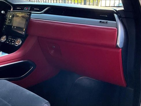 Used 2023 Jaguar F-PACE SVR image 19