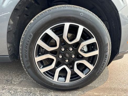 Used 2024 Ford Maverick Lariat AWD/4WD image 30