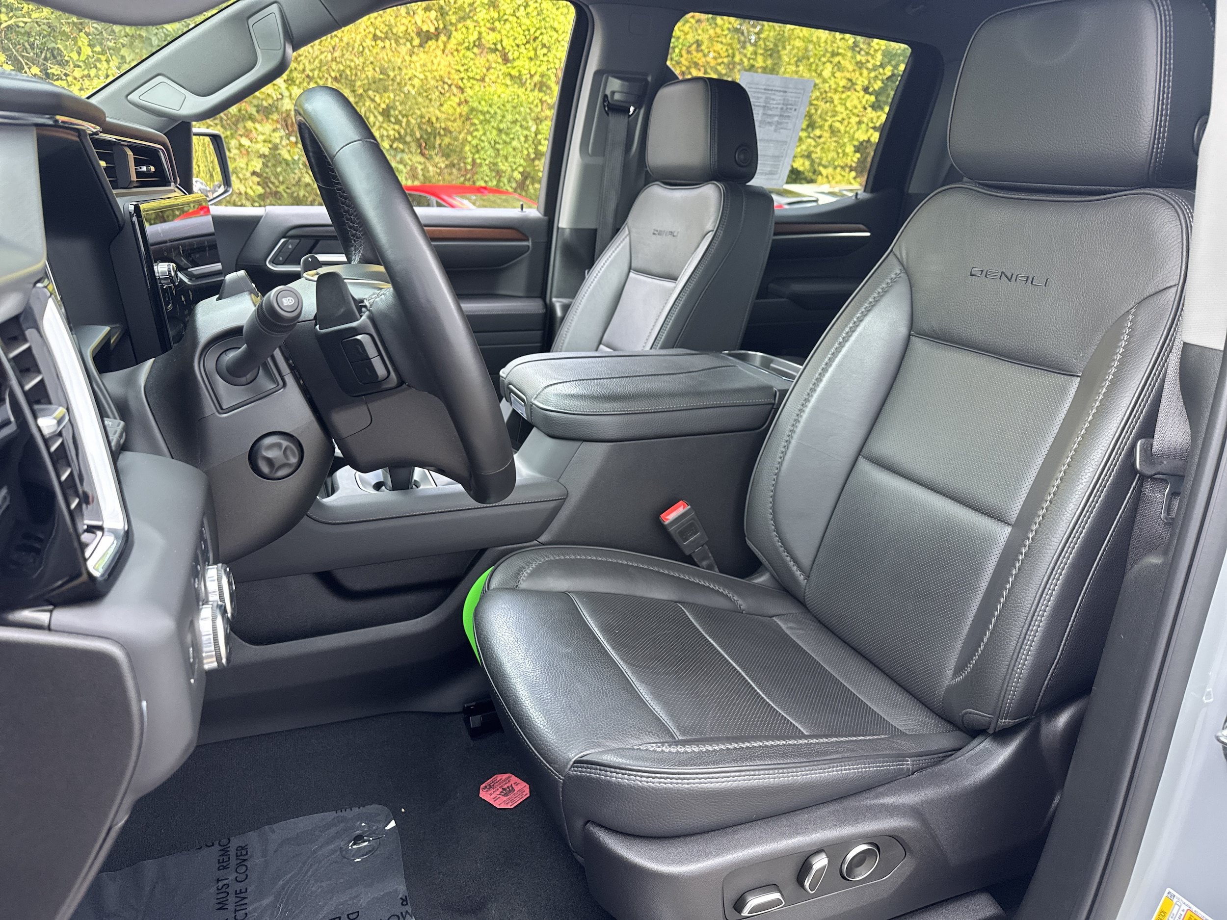 Used 2025 GMC Sierra 1500 Denali AWD/4WD image 6