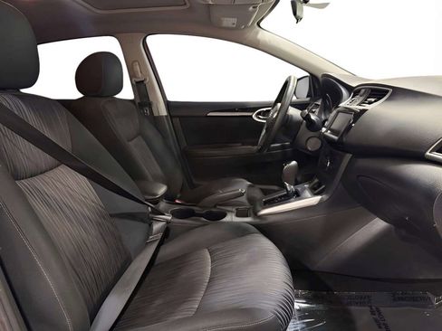 Used 2019 Nissan Sentra SV w/ Special Edition Package FWD image 11