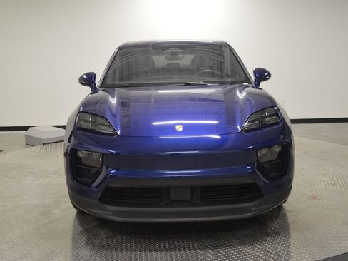 Certified 2024 Porsche Macan 4 Electric AWD/4WD image 10