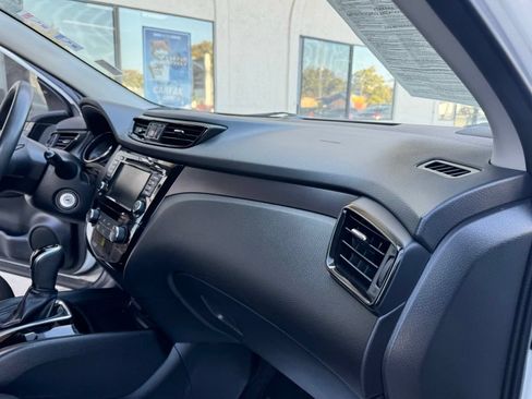Used 2020 Nissan Rogue Sport S FWD image 19