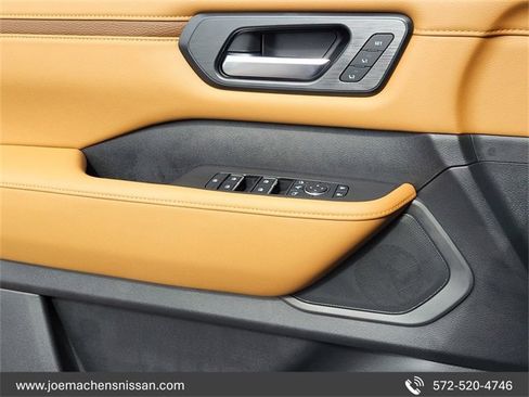 New 2025 Nissan Armada SL image 18