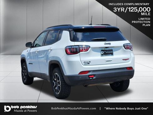 Used 2025 Jeep Compass Trailhawk AWD/4WD image 27
