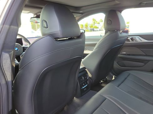 Used 2025 BMW M440i RWD image 11