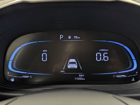 Used 2024 Hyundai Venue Limited image 19