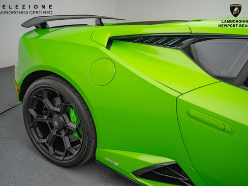 Used 2023 Lamborghini Huracan Tecnica image 6