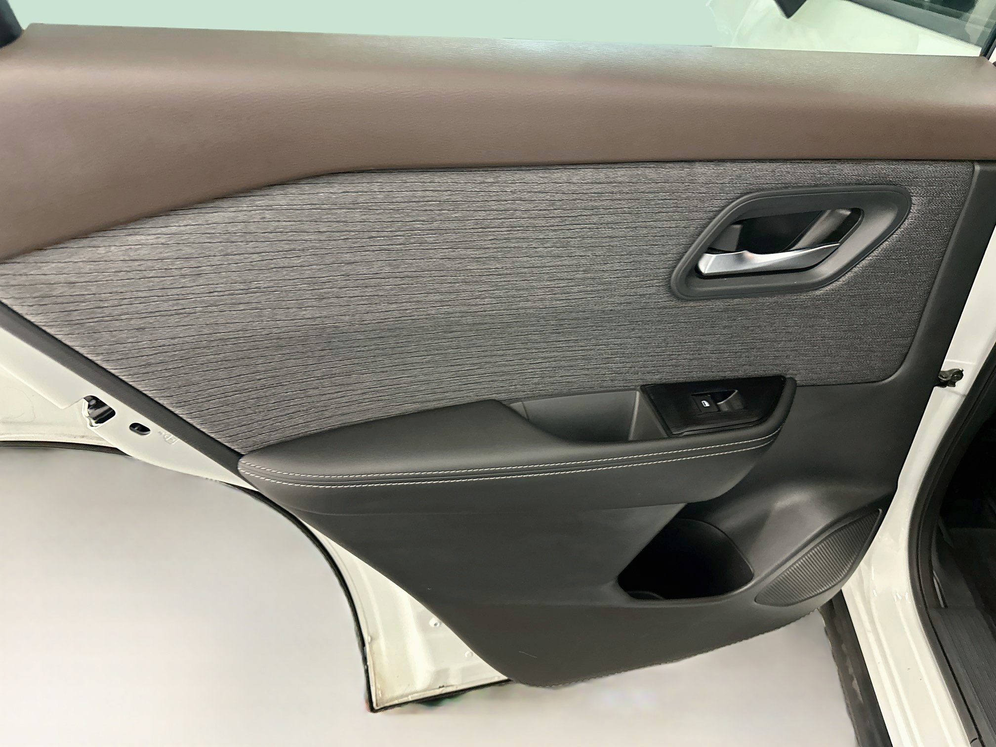 Used 2023 Nissan Rogue SV AWD/4WD image 26