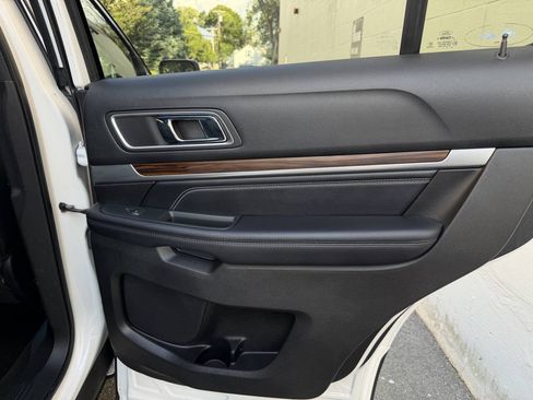 Used 2017 Ford Explorer Limited w/ Equipment Group 301A AWD/4WD image 32