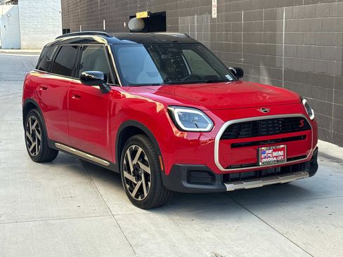 Used 2025 MINI Cooper Countryman S image 2