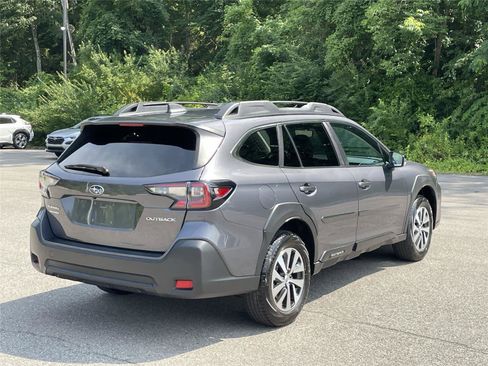 Used 2024 Subaru Outback Premium AWD/4WD image 5