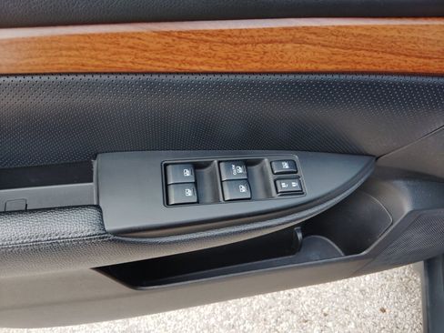 Used 2014 Subaru Outback 3.6R Limited w/ Moonroof Package AWD/4WD image 12