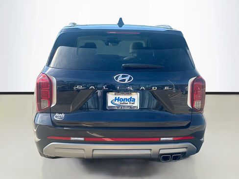 Used 2024 Hyundai Palisade Limited FWD image 6