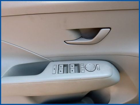 Used 2024 Hyundai Kona SEL AWD/4WD image 12