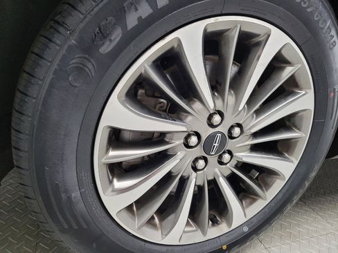 Used 2020 Lincoln Nautilus FWD w/ Equipment Group 101A image 31