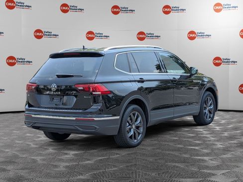 Used 2023 Volkswagen Tiguan SE w/ Panoramic Sunroof Package AWD/4WD image 5