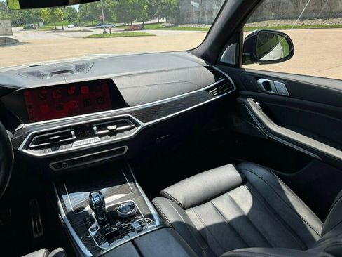 Used 2021 BMW X7 M50i w/ Dynamic Handling Package AWD/4WD image 26