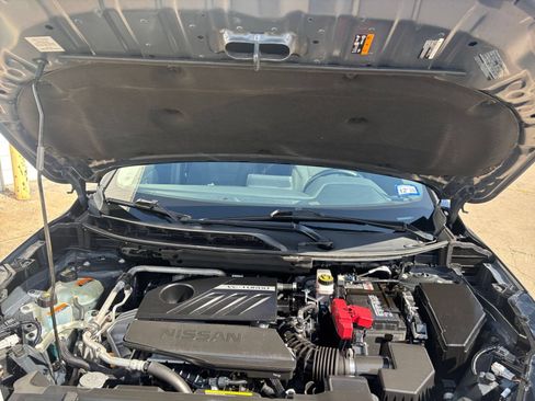 Used 2025 Nissan Rogue SV AWD/4WD image 33
