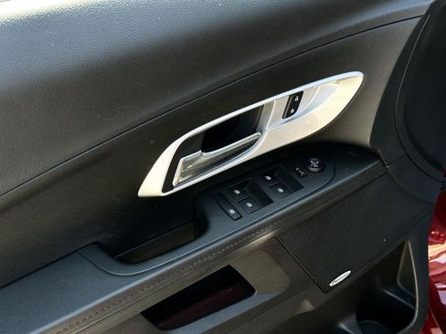 Used 2017 Chevrolet Equinox Premier w/ Enhanced Convenience Package FWD image 8