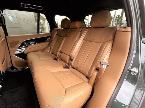 New 2026 Land Rover Range Rover SE image 10