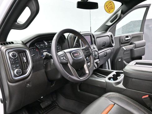 Used 2022 GMC Sierra 2500 AT4 w/ AT4 Preferred Package image 16