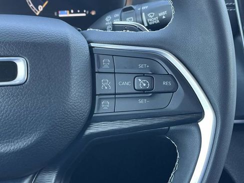Used 2024 Jeep Grand Cherokee L Laredo AWD/4WD image 28
