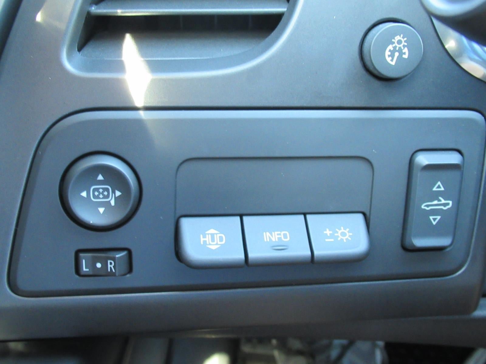 Used 2015 Chevrolet Corvette Stingray Convertible w/ 2LT Preferred Equipment Group RWD image 22