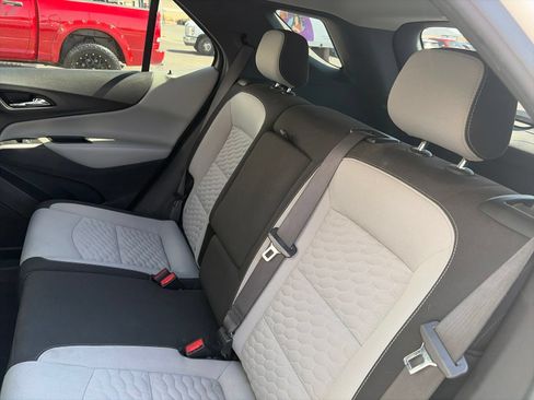 Used 2021 Chevrolet Equinox LS w/ LS Convenience Package FWD image 13