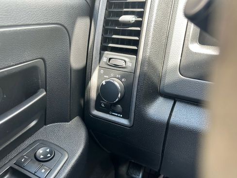 Used 2017 RAM 3500 Tradesman w/ Chrome Appearance Group image 14