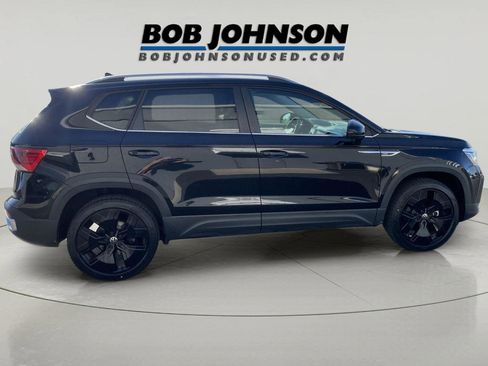 Used 2023 Volkswagen Taos SEL AWD/4WD image 2
