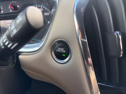 Used 2023 Chevrolet Traverse LS image 19