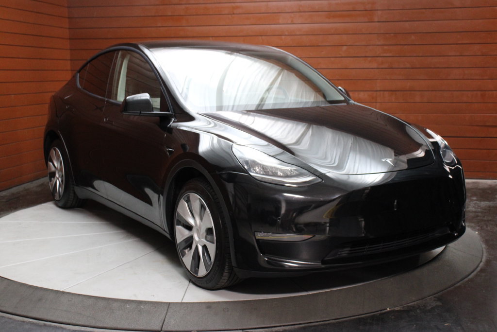 Used 2021 Tesla Model Y Long Range AWD/4WD image 30