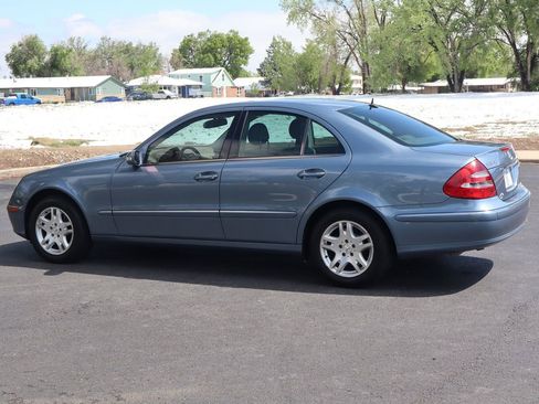 Used 2005 Mercedes-Benz E 320 4MATIC Sedan image 8