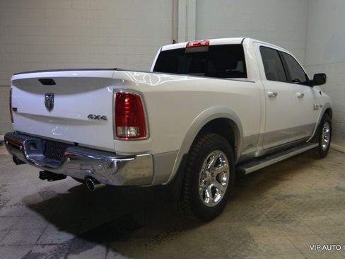 Used 2018 RAM 1500 Laramie w/ Convenience Group AWD/4WD image 7