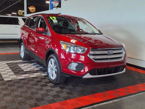 Used 2019 Ford Escape SE AWD/4WD image 2