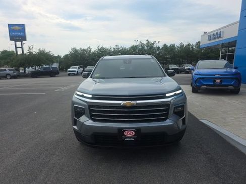 Used 2025 Chevrolet Traverse LT AWD/4WD image 8